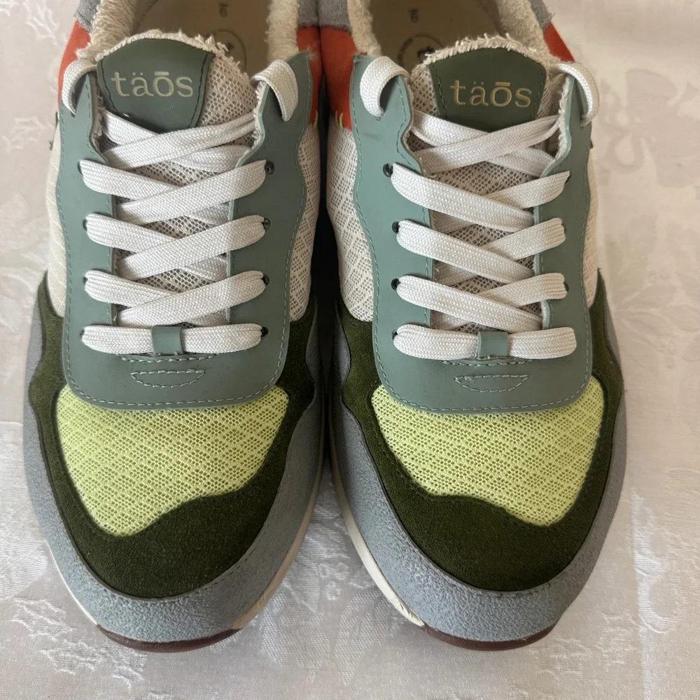 Taos Footwear Multicolor Green, Light Blue & Red Sneakers